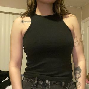 Black muscle tee